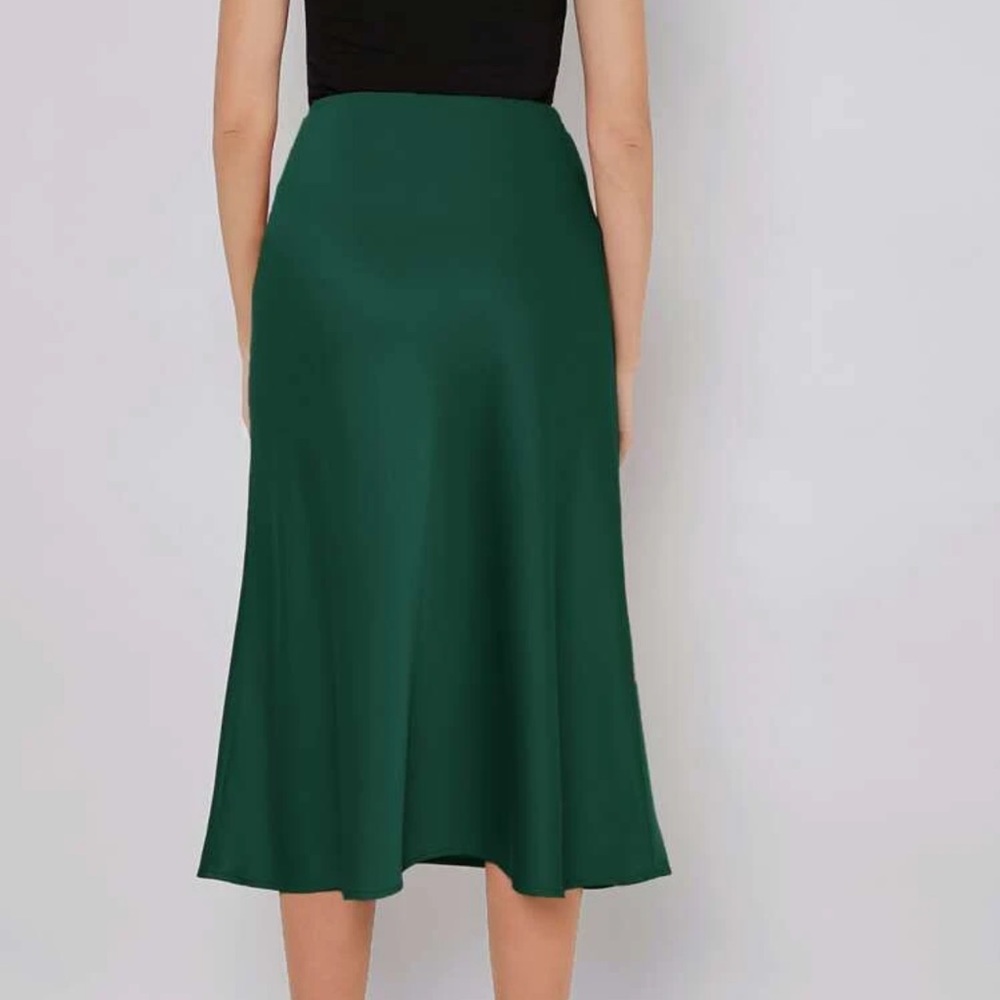 Elegant Satin midi skirt zipper closure black - Picture 6 of 8